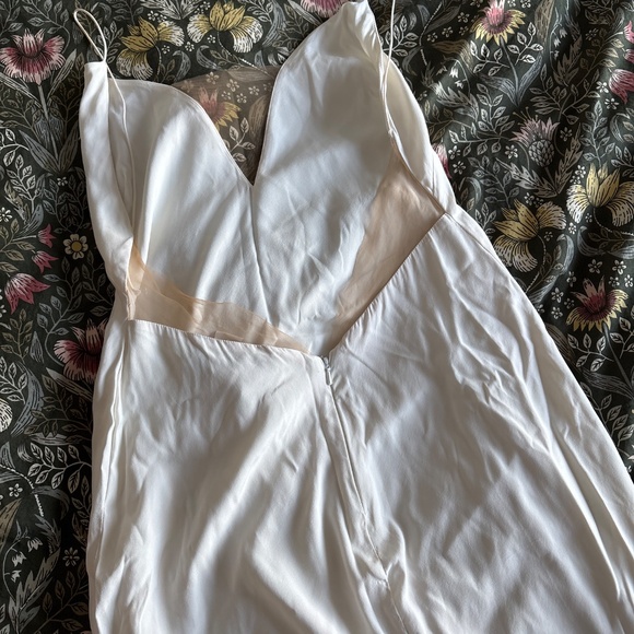 Wedding Dress - Picture 2 of 4